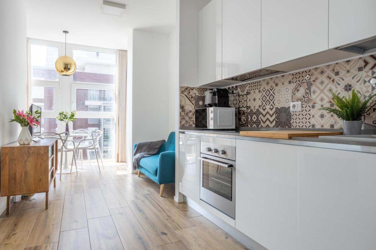 Sunlit 1 Bedroom Apt Via Pirelli Milan Exterior photo