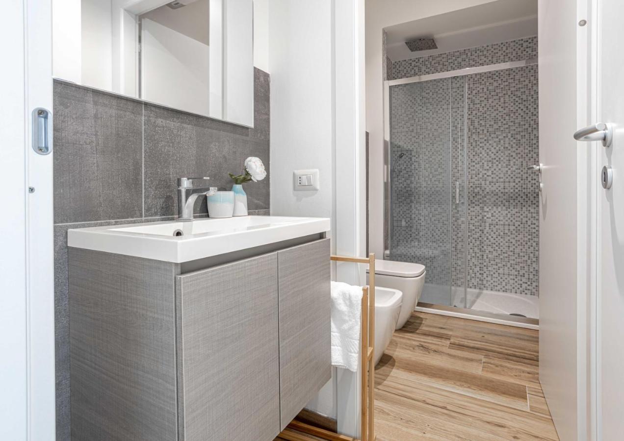 Sunlit 1 Bedroom Apt Via Pirelli Milan Exterior photo